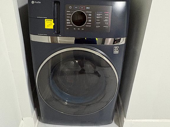 3rd image of 2910 Markbreit Ave #7