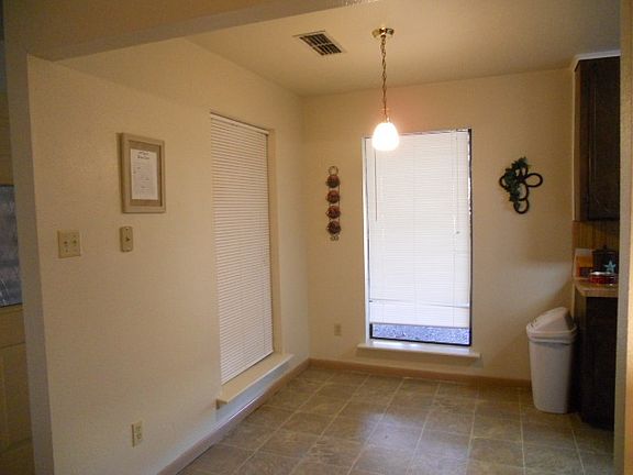 3rd image of 613-615 Texas Ave