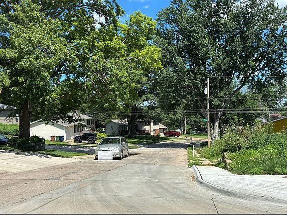 5th image of 3951 Stephanie Ln