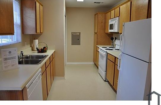 4th image of 605 Harris St