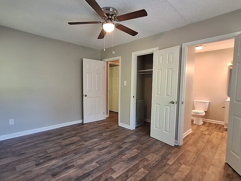 615 Martin St — Photo 18