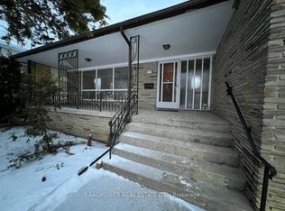 7 Stonedene Blvd, Toronto, ON M2R 3C6