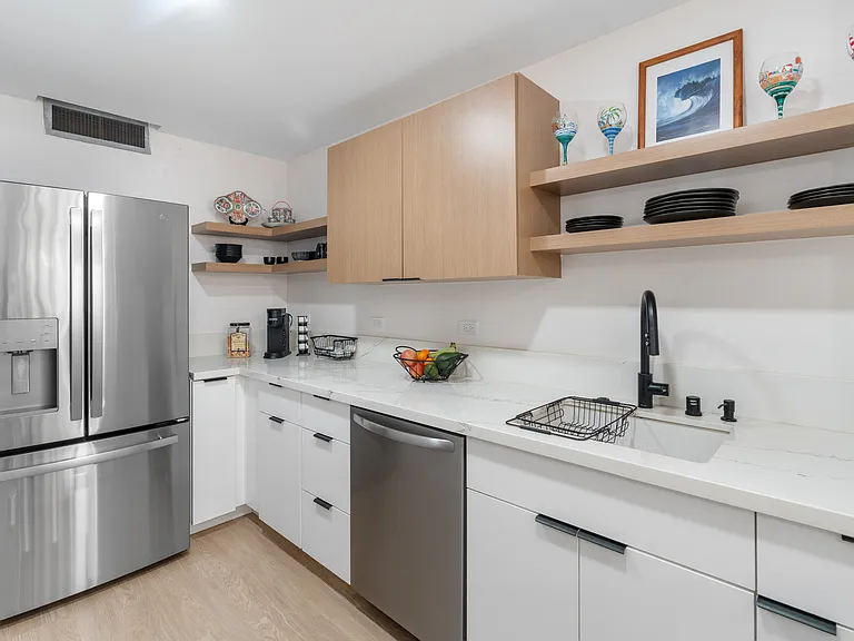 204 Kapahulu Ave #303 — Photo 7