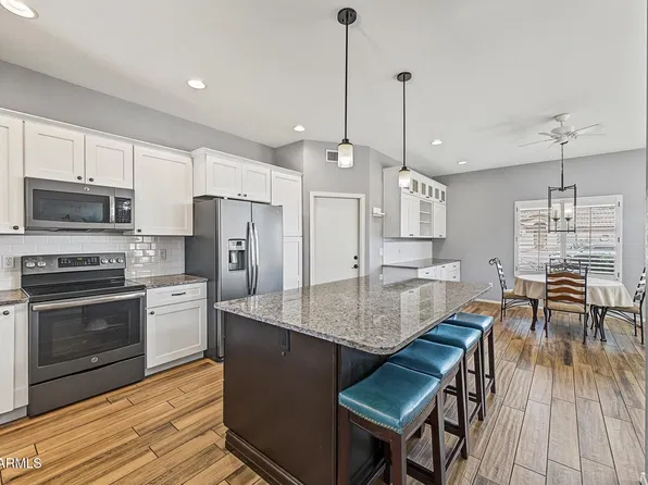 4675 E SUMMERHAVEN Drive, Phoenix, AZ 85044
