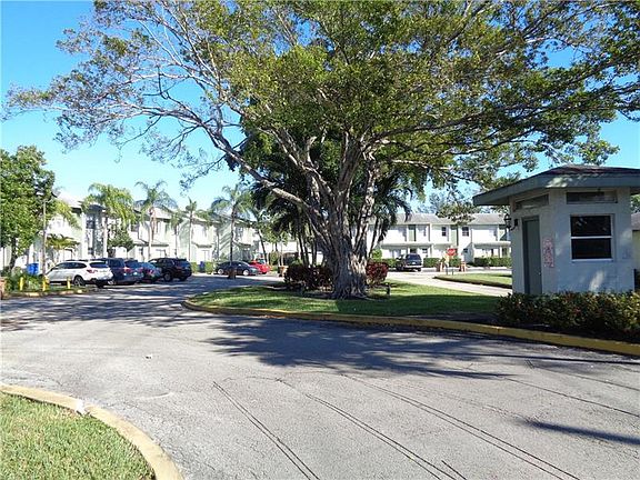 2nd image of 859 Crystal Lake Dr #859