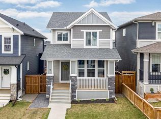 19 E Heritage Rise, Cochrane, AB T4C 2R4