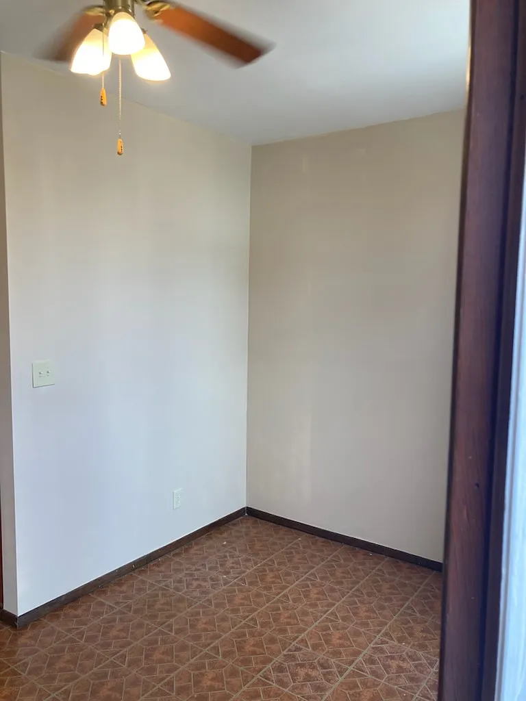 living room - 306 Poplar St