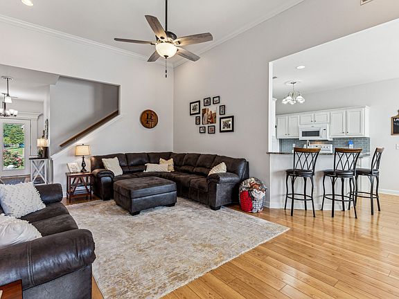 5th image of 1236 Curtis Dr
