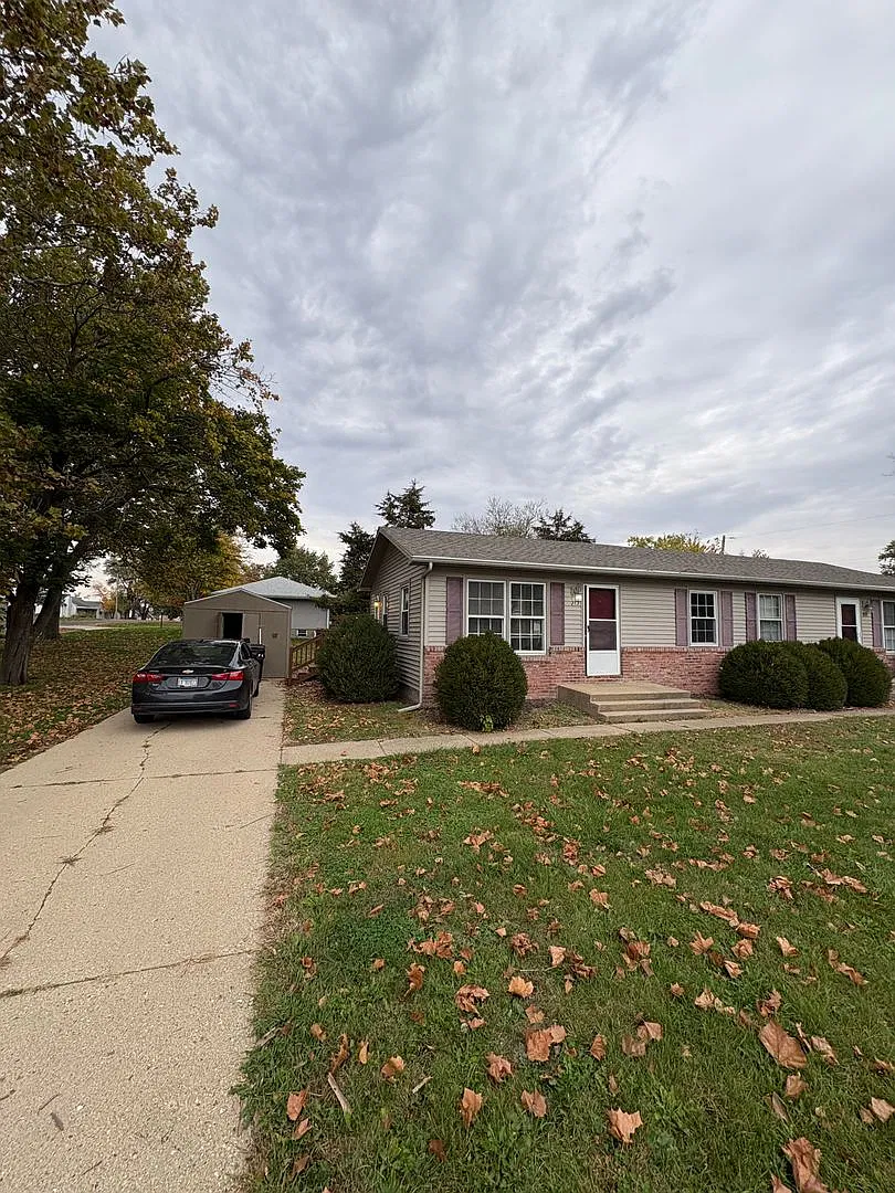 Newly renovated 2 bed / 1 bath in Dunlap $1,150. Washer and dryer included. — Photo 1