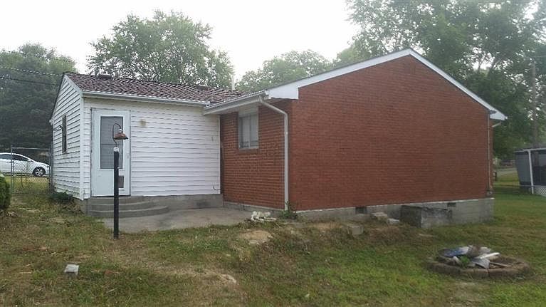 2nd image of 2269 Thrush Ave
