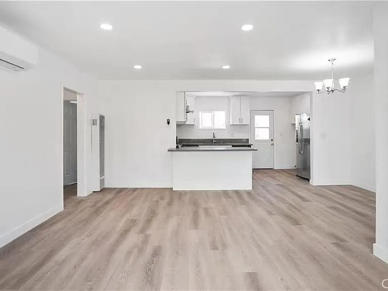 4249 Filhurst Ave — Photo 8