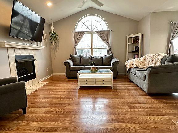3rd image of 43145 Woodbridge Dr #114