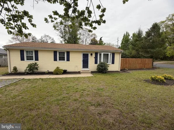 2 Del Sordo Dr, Sicklerville, NJ 08081