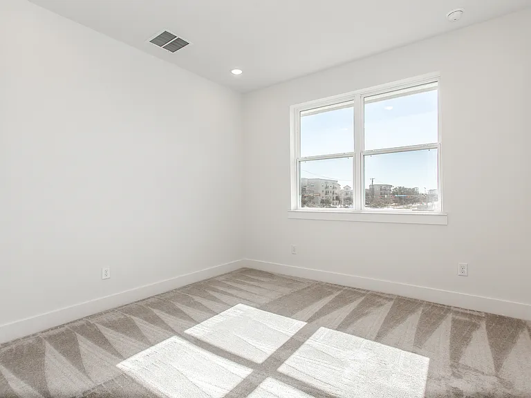 917 Protea St — Photo 42