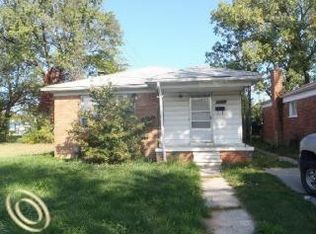 29220 Oakwood St, Inkster, MI 48141