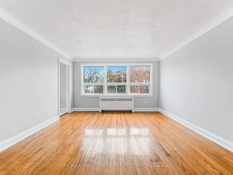 1037 Churchill Ave E #7 — Photo 8