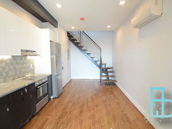 3rd image of 2734 Snyder Ave