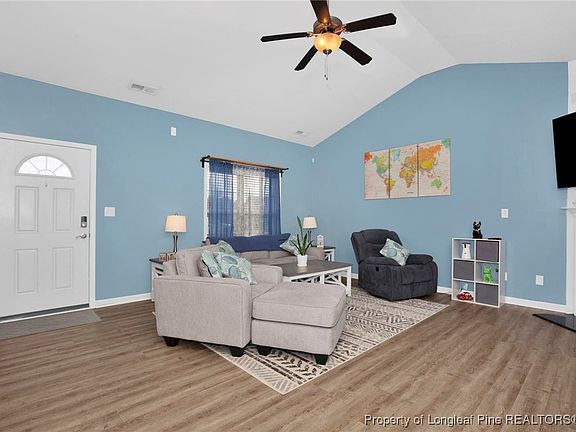 5th image of 663 Broad Dr