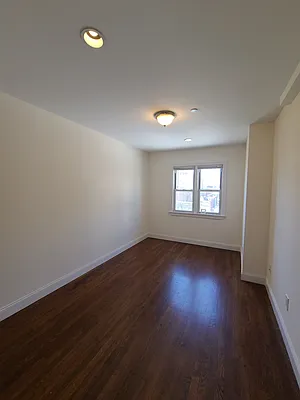 Rented by Bouklis Group | media 7