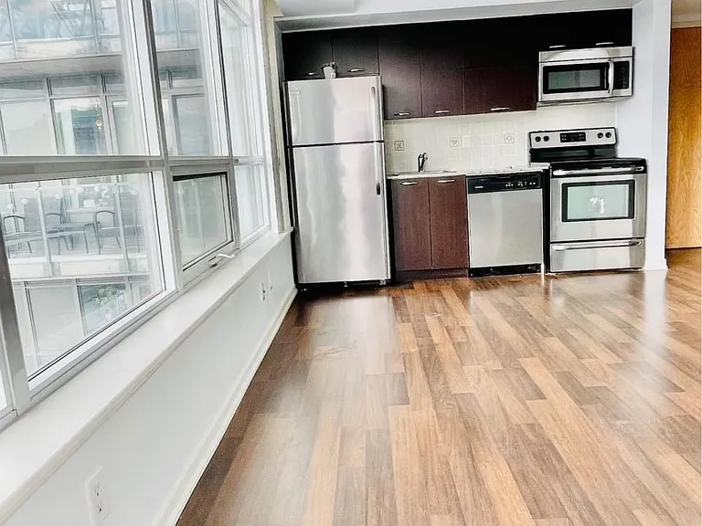 38 Joe Shuster Way #917 — Photo 10