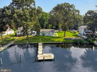 8260 Riverside Dr, Pasadena, MD 21122