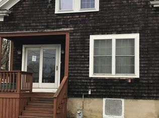 24 Crompton St, Acushnet, MA 02743