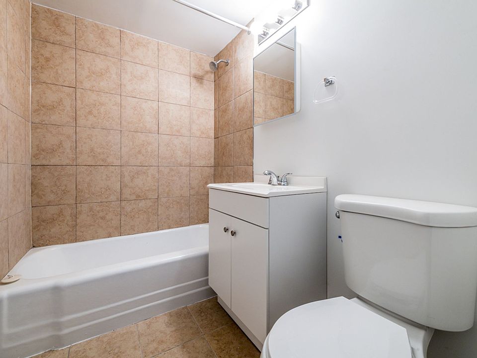 1st image of 8851 S Cottage Grove Ave #5811