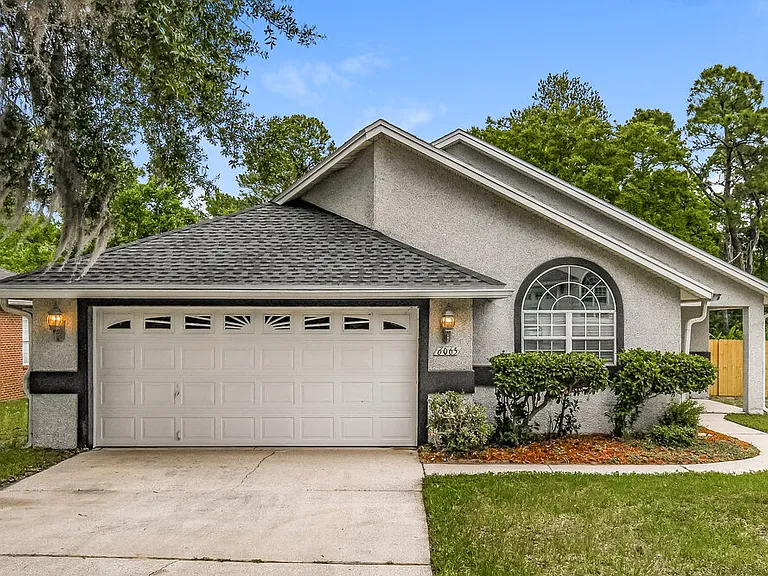 6065 Winding Bridge Dr — Photo 1