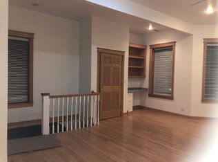 2822 S Emerald Ave, Chicago, IL 60616