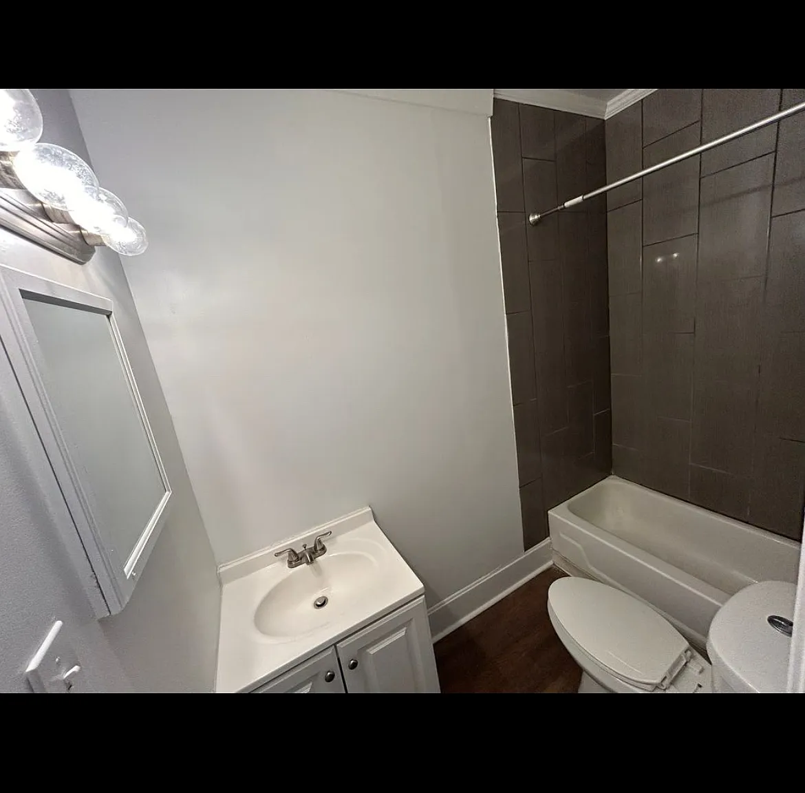 2 bed, 900 sqft, $1,270 — Photo 4