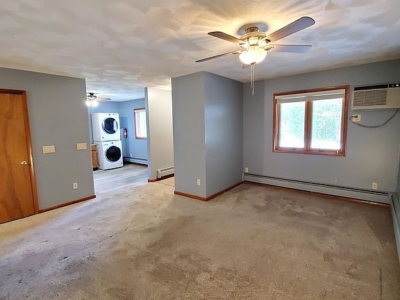 5th image of 4 Grove Pl APT 4