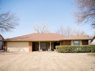 2068 Buggy Whip Ln, Enid, OK 73703