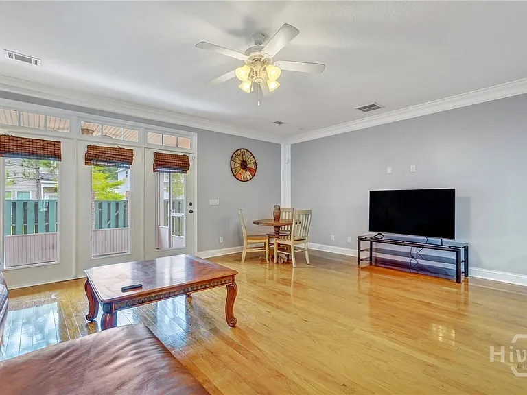 124 Ventura Pl — Photo 18