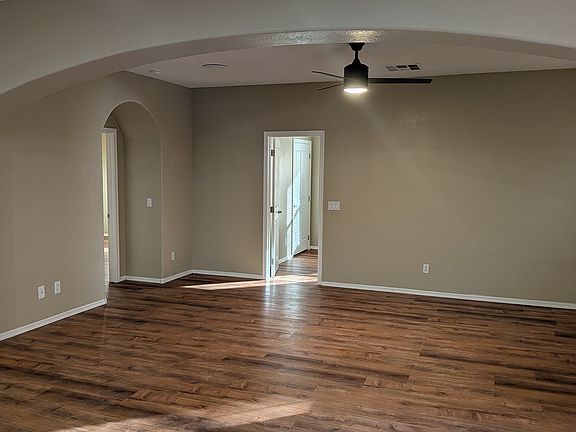 4th image of 1281 E Canyon Creek Dr