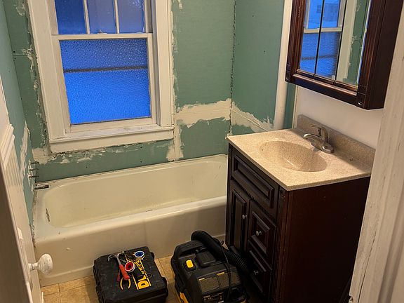 5th image of 109 Crysler St