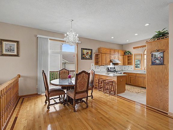 5th image of 18674 Queen Cir NW
