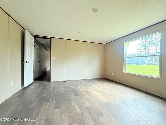 5th image of 300 Franklin Rd