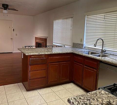 5th image of 7810 Hemphill Dr