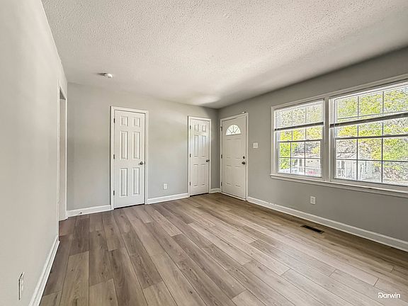 5th image of 2408 Hart St