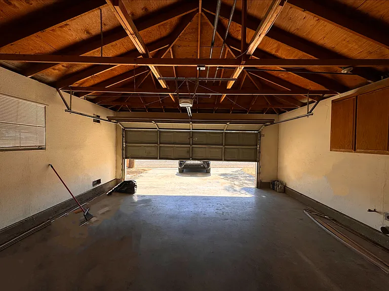 9733 N Loop Blvd #A — Photo 15