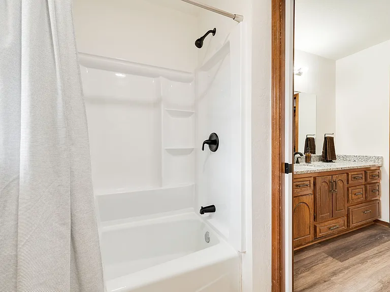 3121 Kent Dr — Photo 44