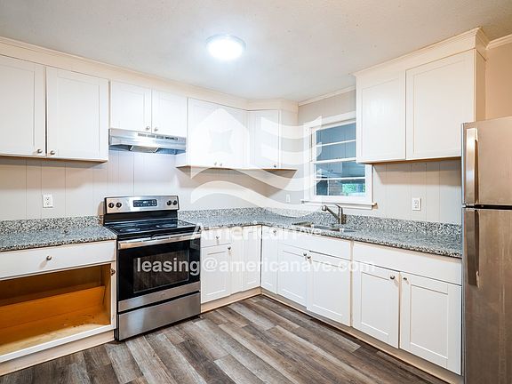 1056405_006_kitchen_5.jpg