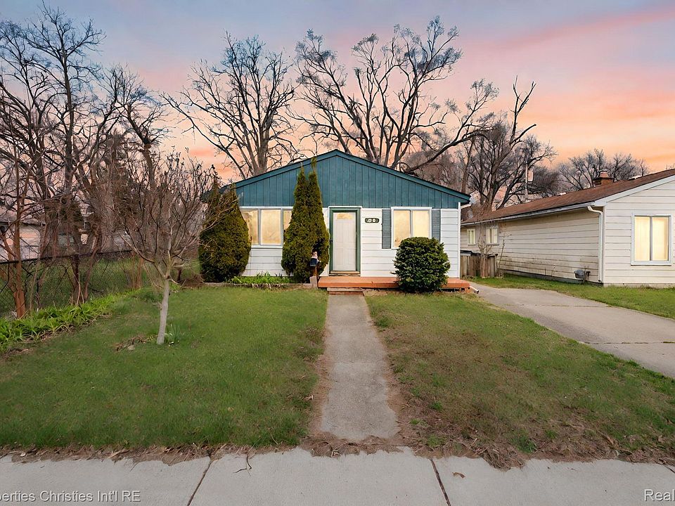 1st image of 23352 Stauber Ave