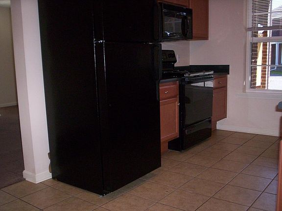 3rd image of 2501 Gladstone Circle # First Floor