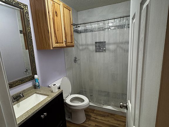 3rd image of 351 N Pine Ave