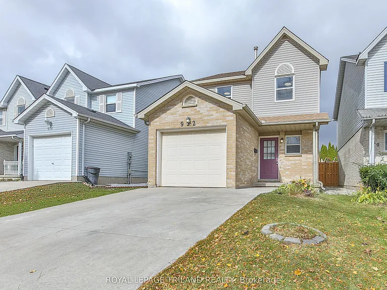 952 Thistledown Way — Photo 2