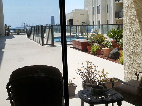 Easy acess to the sand and pool and spa
