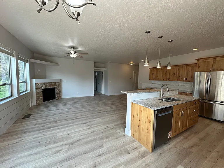 8918 W Northview St — Photo 16