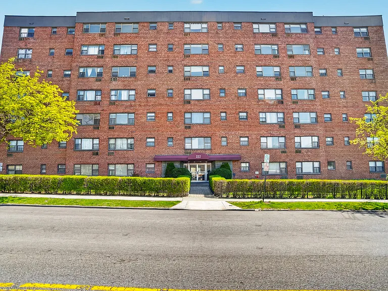 222 N Broadway #3D — Photo 24