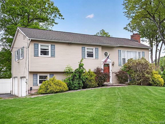 4th image of 584 Babbling Brook Lane